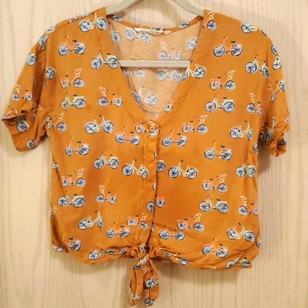 Cropped bicycle shirt